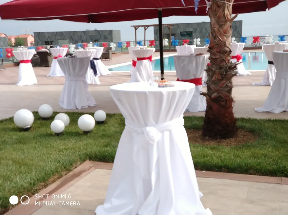 İstanbul kokteyl bistro masası uygulaması — Esin Balon organizasyon