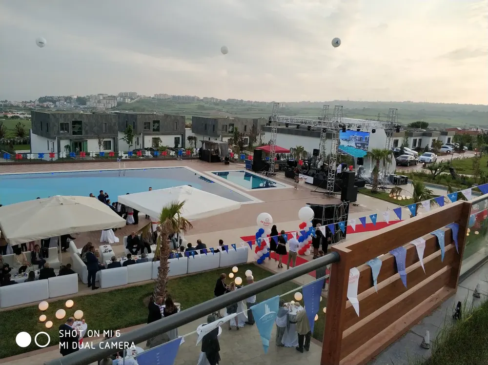 Kokteyl Bistro Masası çalışması — Esin Balon İstanbul