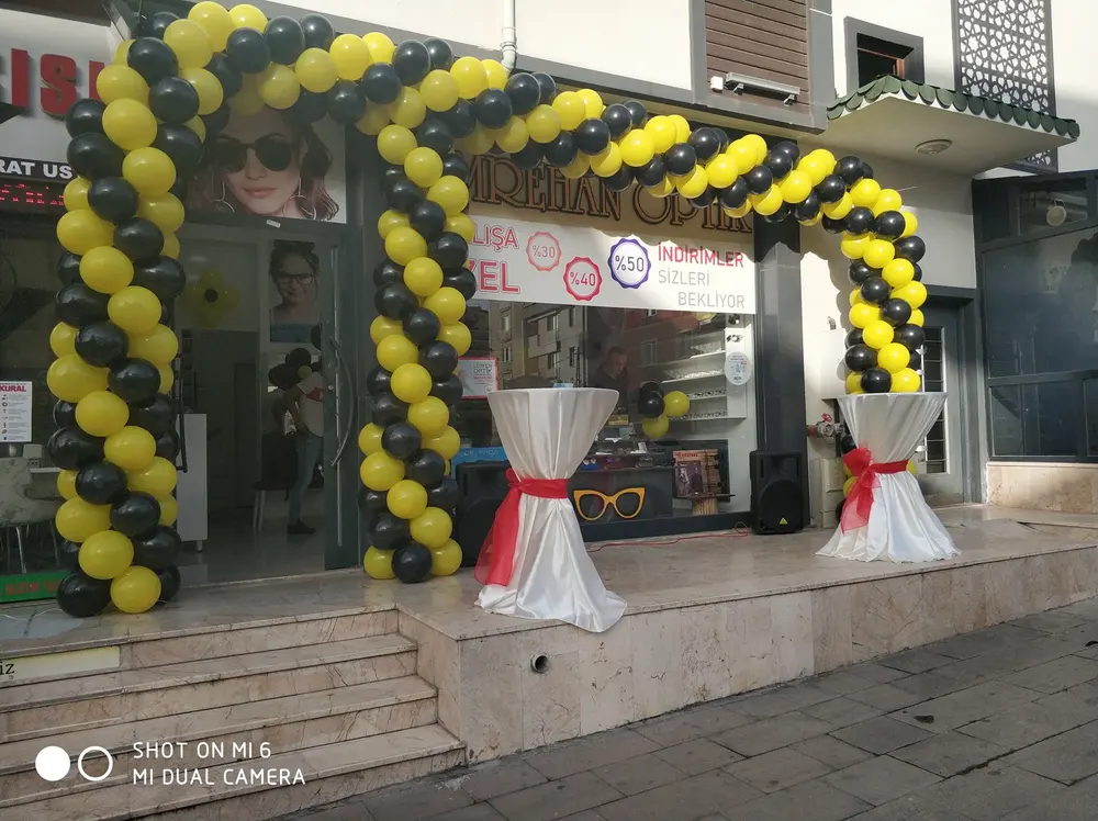 İstanbul kokteyl bistro masası uygulaması — Esin Balon organizasyon