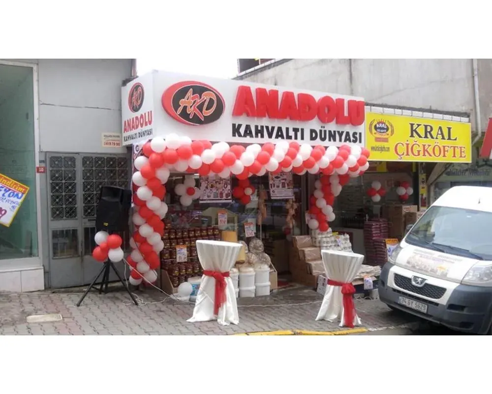 İstanbul kokteyl bistro masası uygulaması — Esin Balon organizasyon
