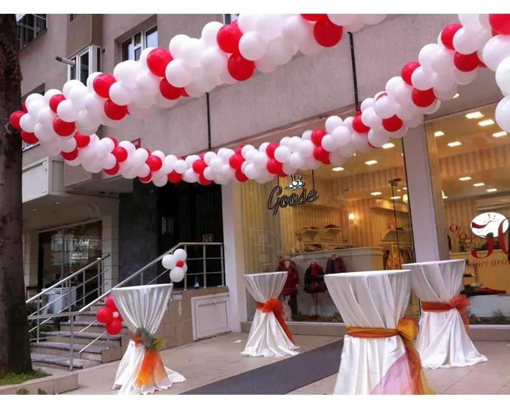 Kokteyl Bistro Masası örneği, profesyonel kurulum — Esin Balon