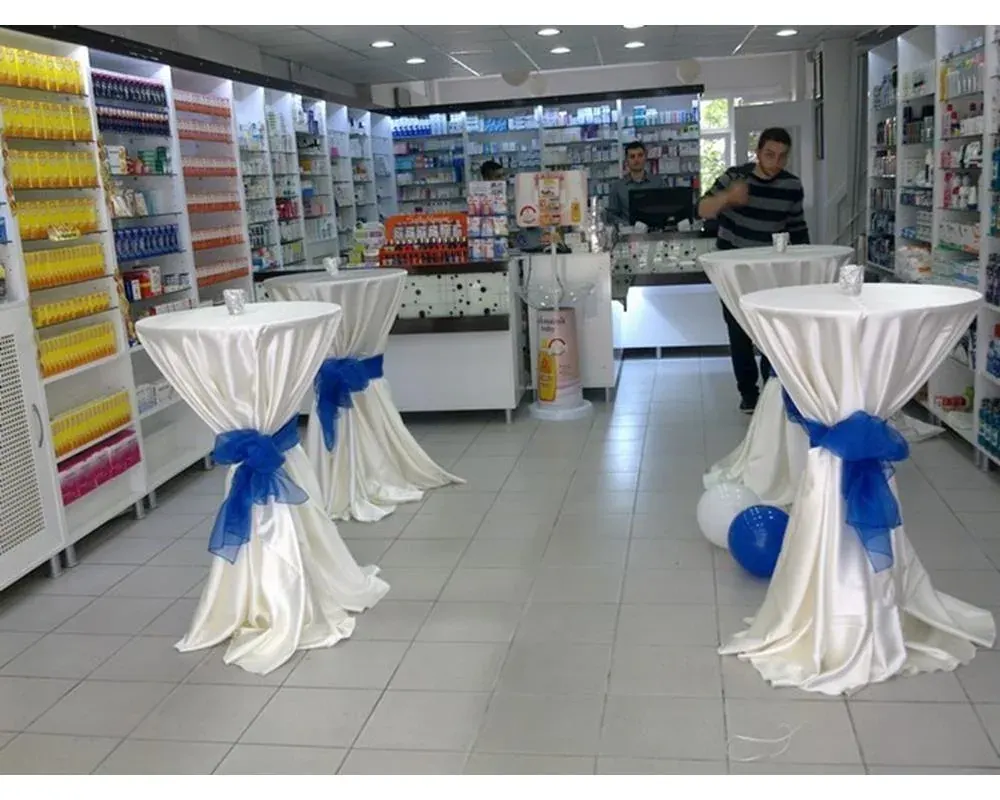 Kokteyl Bistro Masası örneği, profesyonel kurulum — Esin Balon