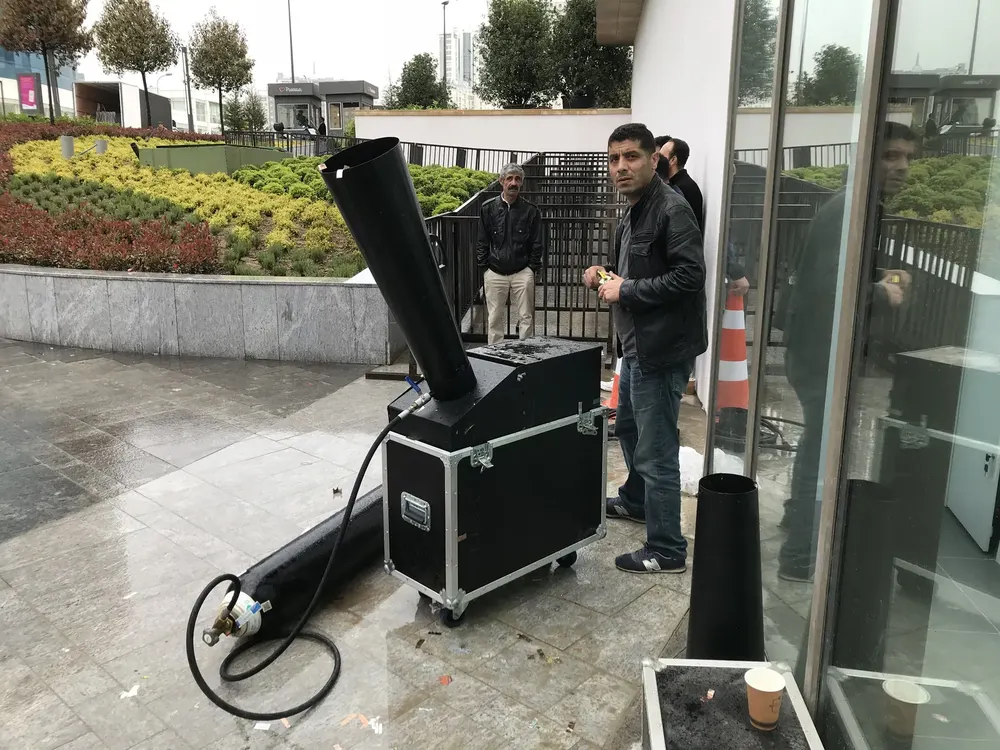 Konfeti Makinası çalışması — Esin Balon İstanbul