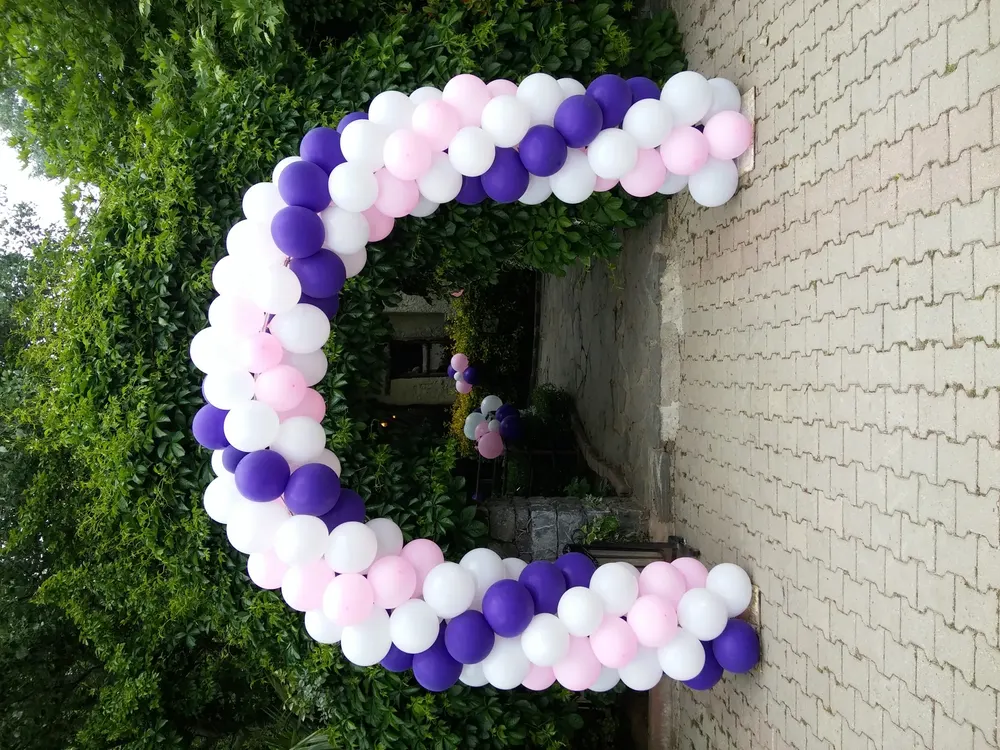 Mağaza Açılışı Balon Süsleme örneği, profesyonel kurulum — Esin Balon