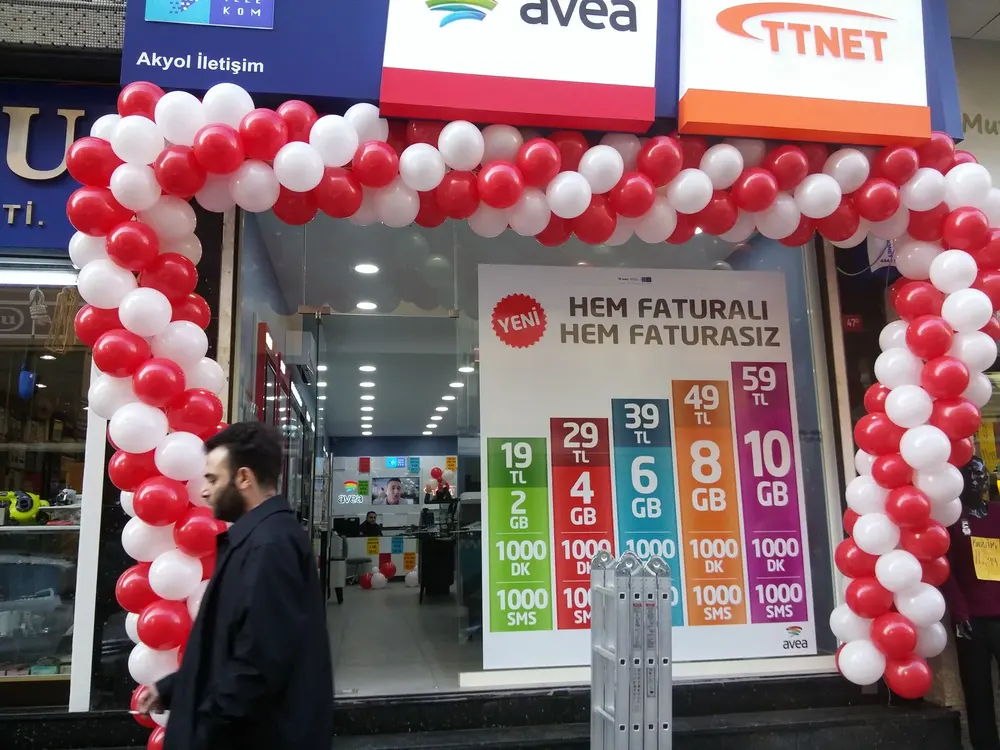 Mağaza Açılışı Balon Süsleme örneği, profesyonel kurulum — Esin Balon