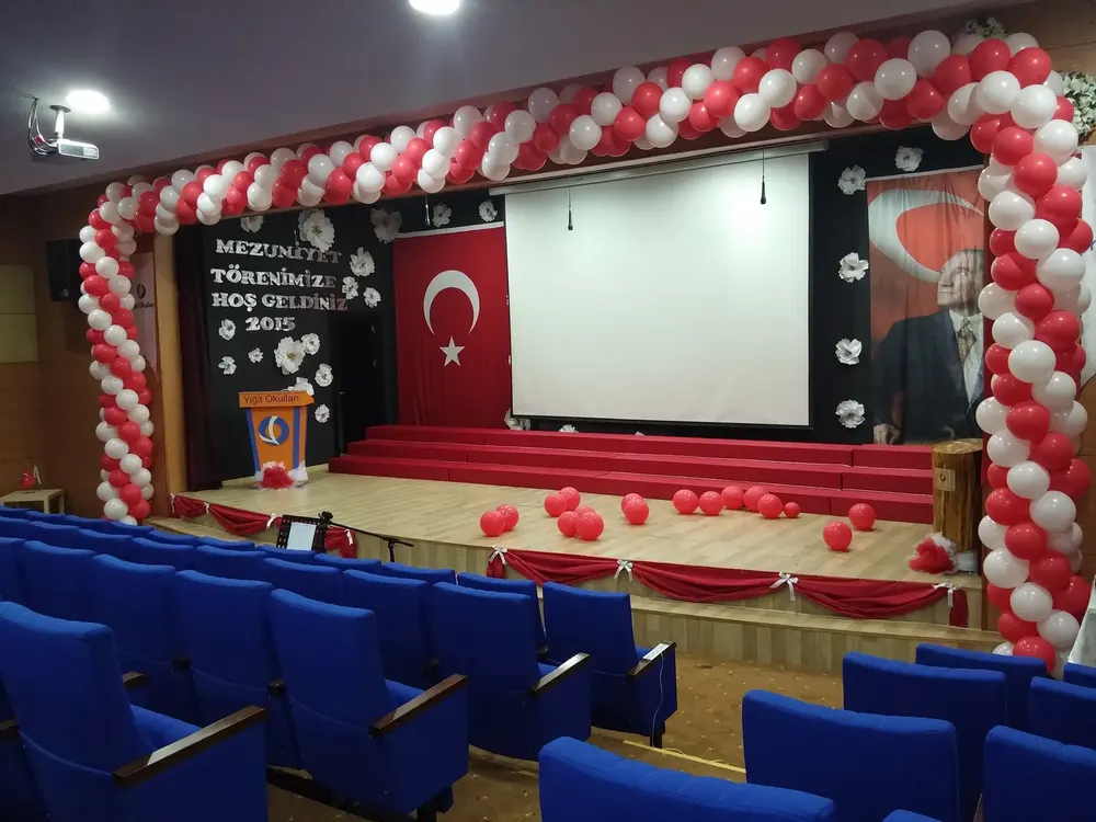 İstanbul mağaza açılışı balon süsleme uygulaması — Esin Balon organizasyon