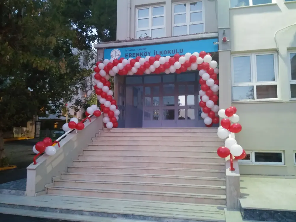 İstanbul mezuniyet ve okul balon süsleme uygulaması — Esin Balon organizasyon
