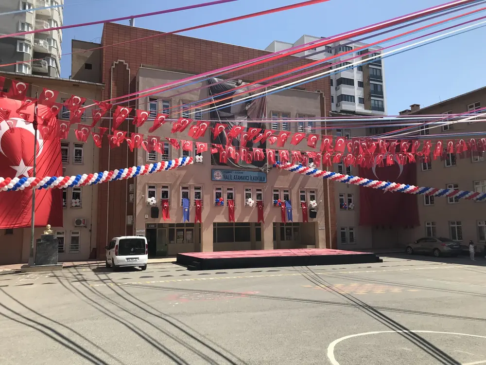 Mezuniyet ve Okul Balon Süsleme örneği, profesyonel kurulum — Esin Balon
