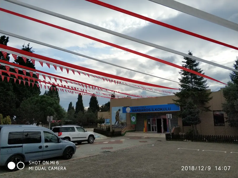 Mezuniyet ve Okul Balon Süsleme örneği, profesyonel kurulum — Esin Balon