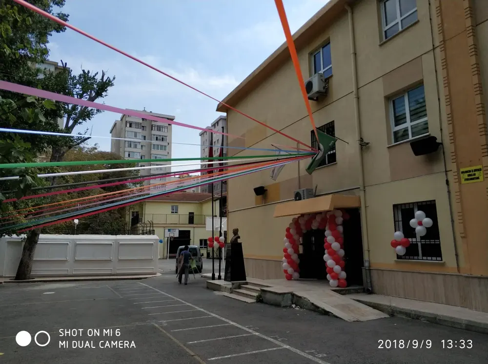 İstanbul mezuniyet ve okul balon süsleme uygulaması — Esin Balon organizasyon