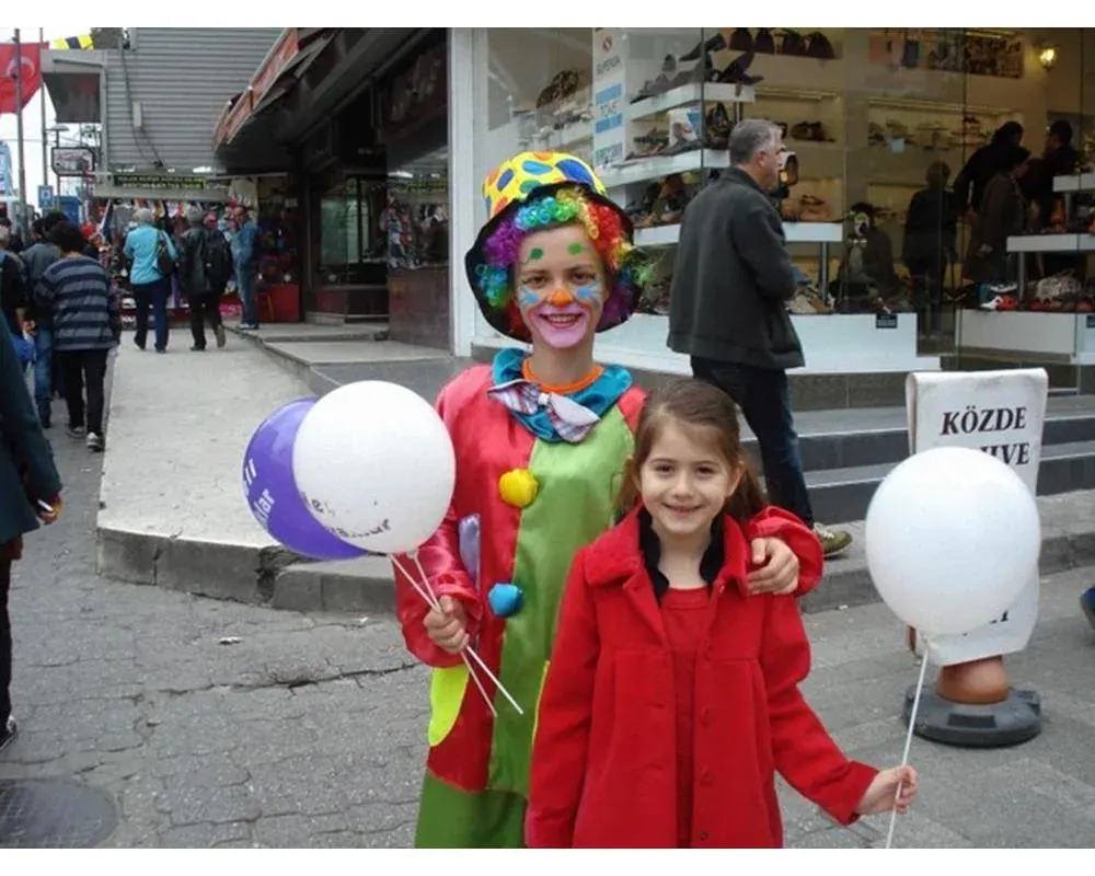 Palyaço örneği, profesyonel kurulum — Esin Balon