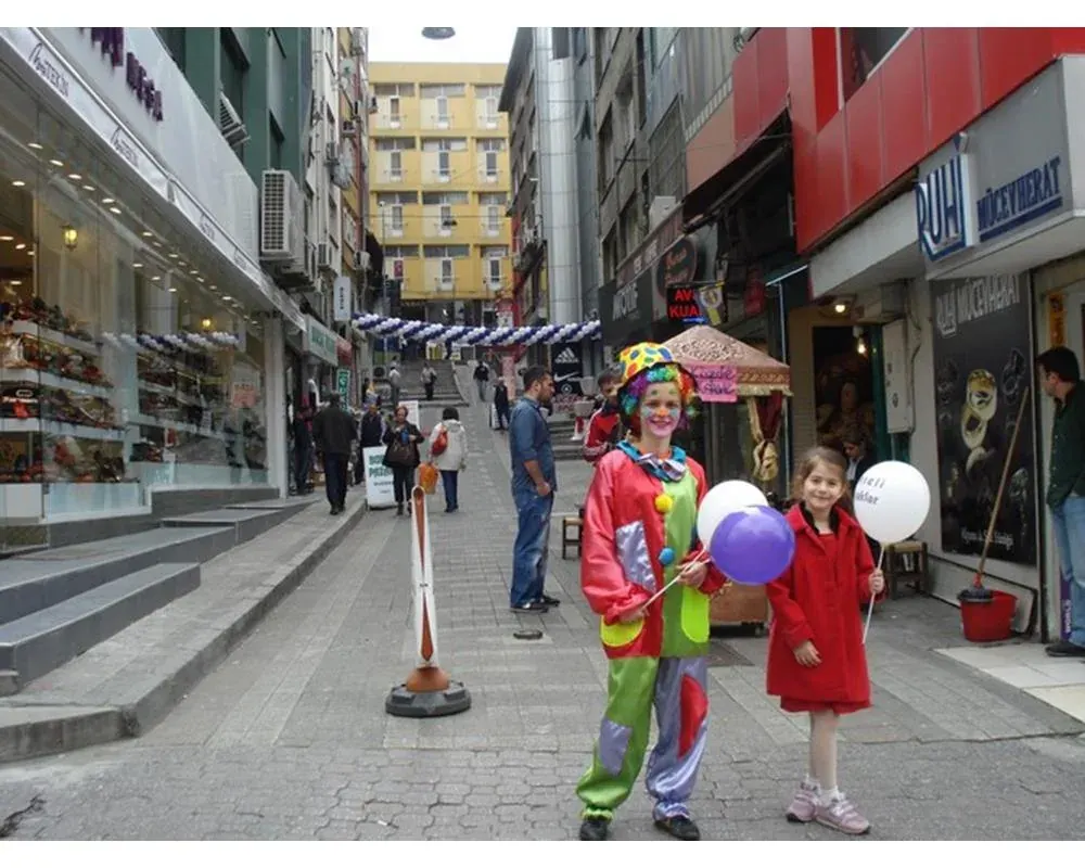 İstanbul palyaço uygulaması — Esin Balon organizasyon