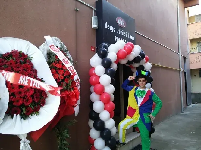 Palyaço örneği, profesyonel kurulum — Esin Balon