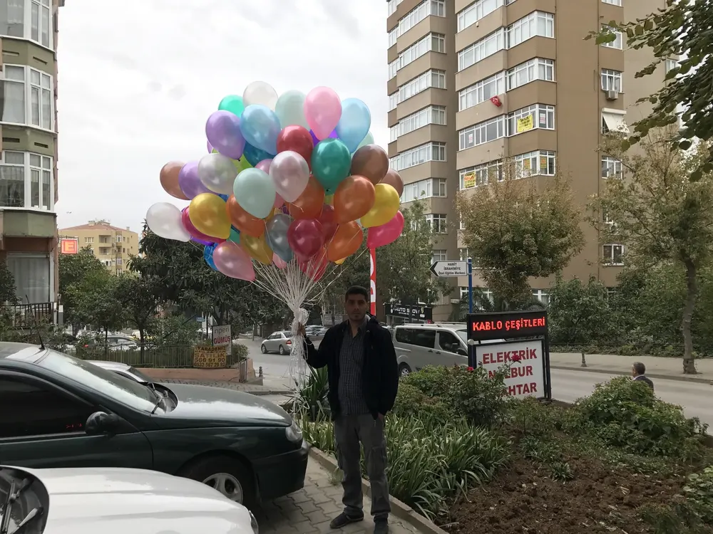 İstanbul uçan balon süsleme uygulaması — Esin Balon organizasyon