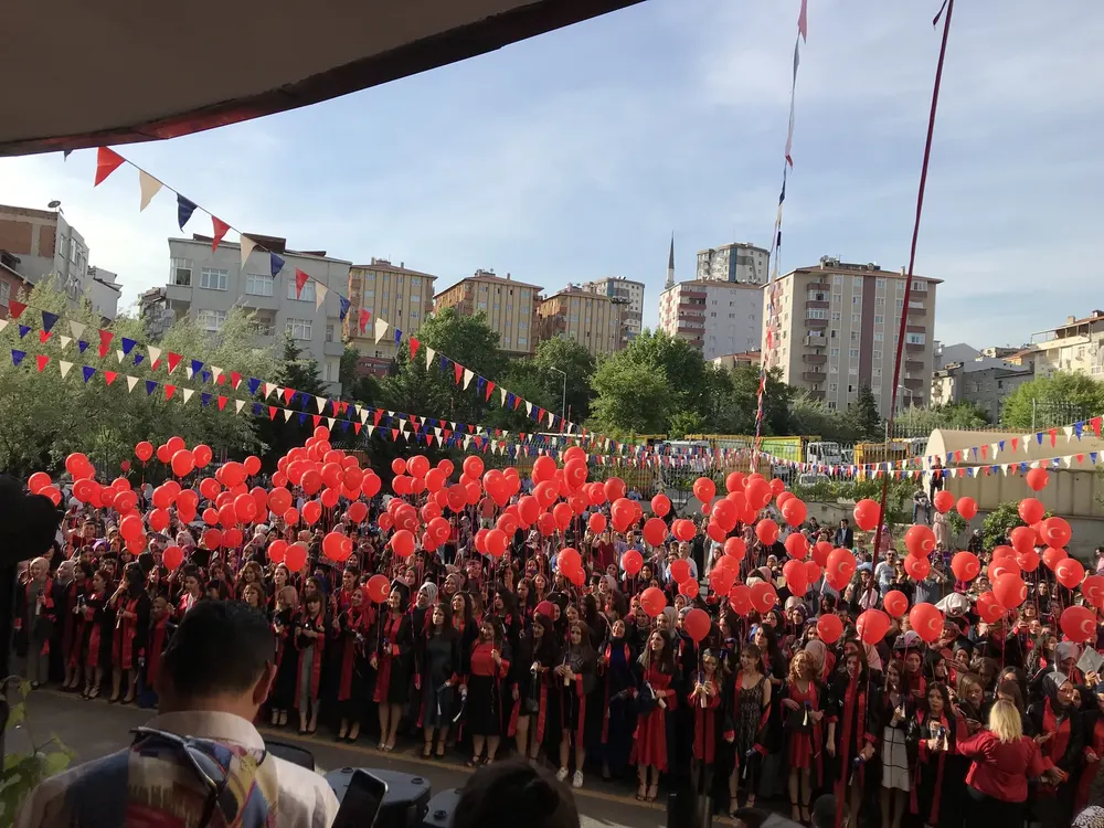 İstanbul uçan balon süsleme uygulaması — Esin Balon organizasyon