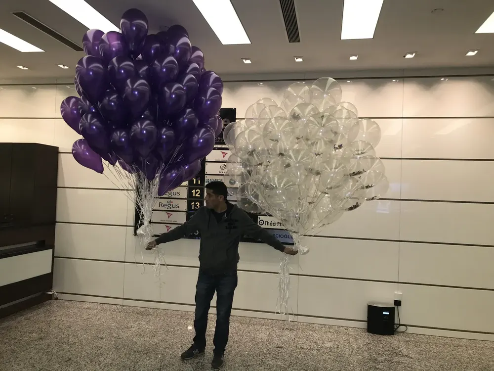 Uçan Balon Süsleme örneği, profesyonel kurulum — Esin Balon