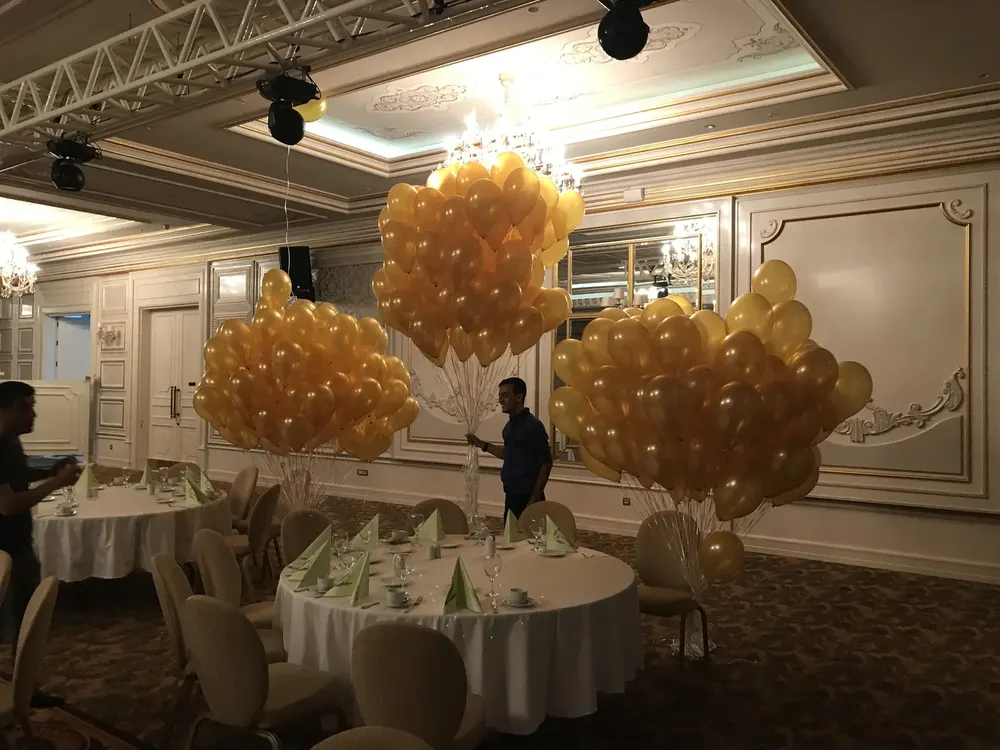 Uçan Balon Süsleme örneği, profesyonel kurulum — Esin Balon
