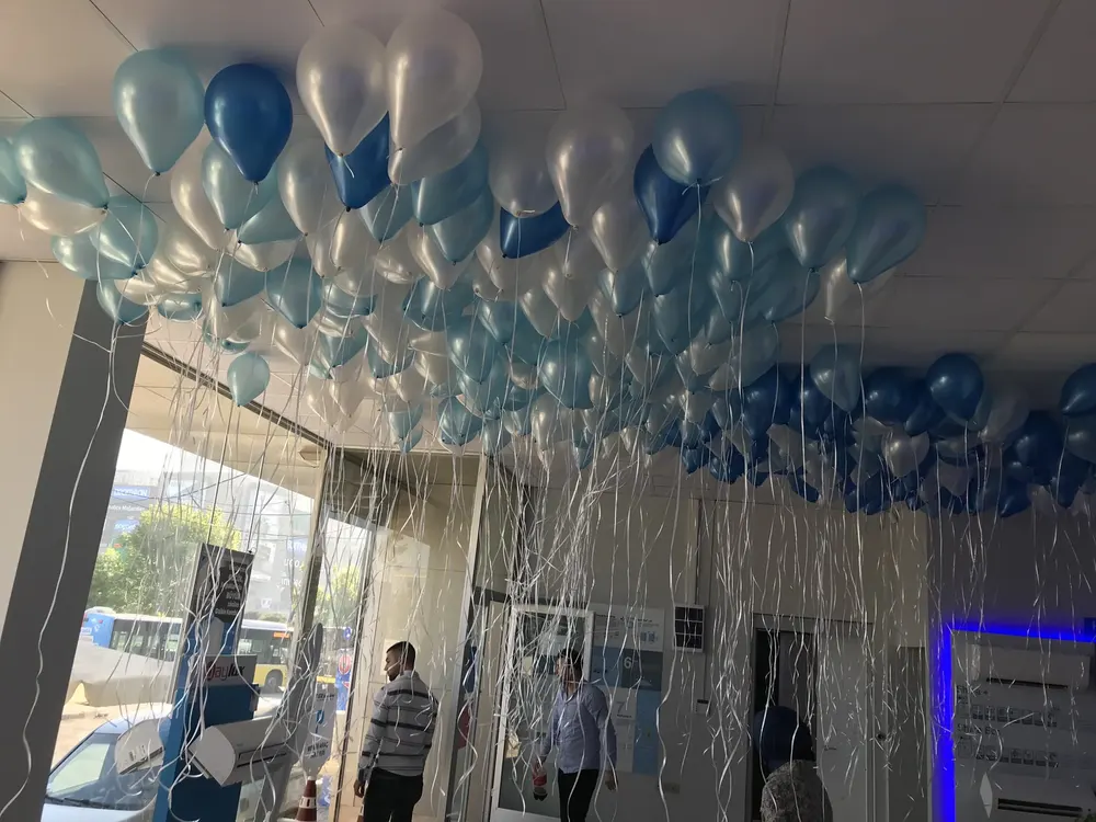 İstanbul uçan balon süsleme uygulaması — Esin Balon organizasyon