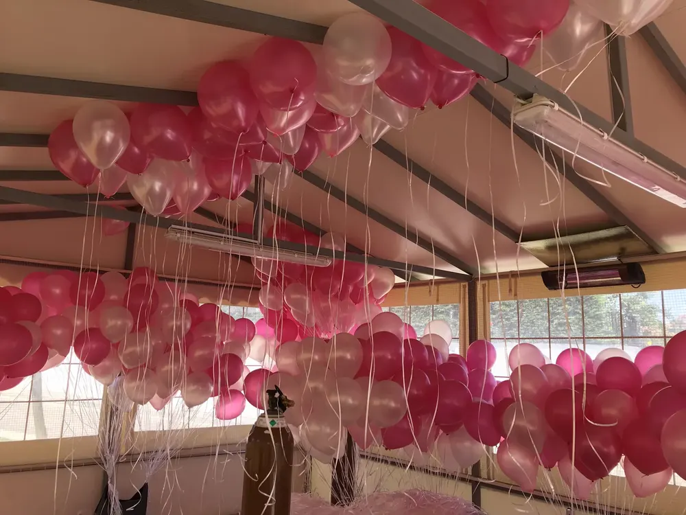 Uçan Balon Süsleme örneği, profesyonel kurulum — Esin Balon