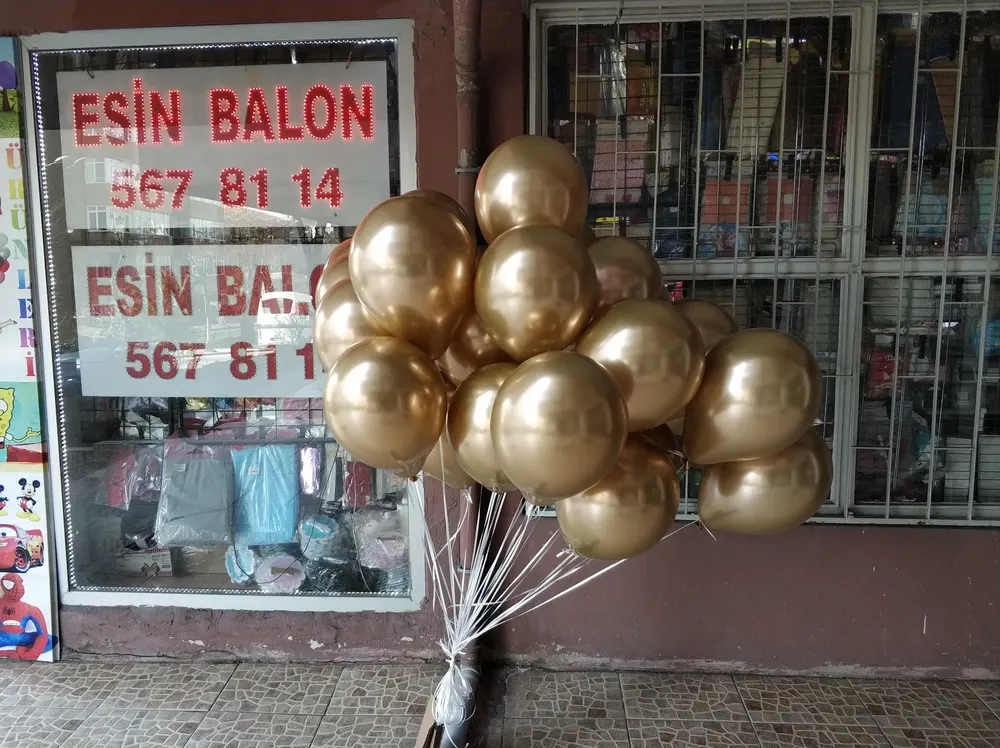 Uçan Balon Süsleme örneği, profesyonel kurulum — Esin Balon
