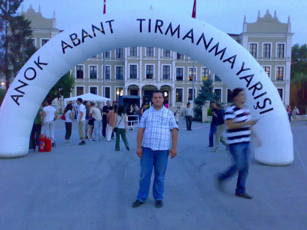 Yol Takı Balon Süsleme örneği, profesyonel kurulum — Esin Balon