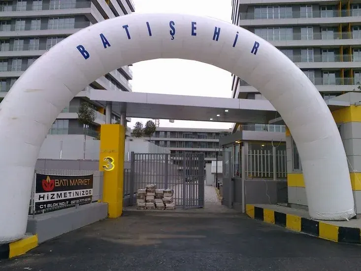 İstanbul yol takı balon süsleme uygulaması — Esin Balon organizasyon