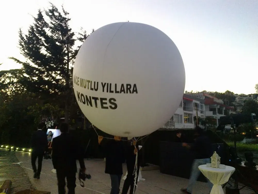 Zeplin Balon örneği, profesyonel kurulum — Esin Balon