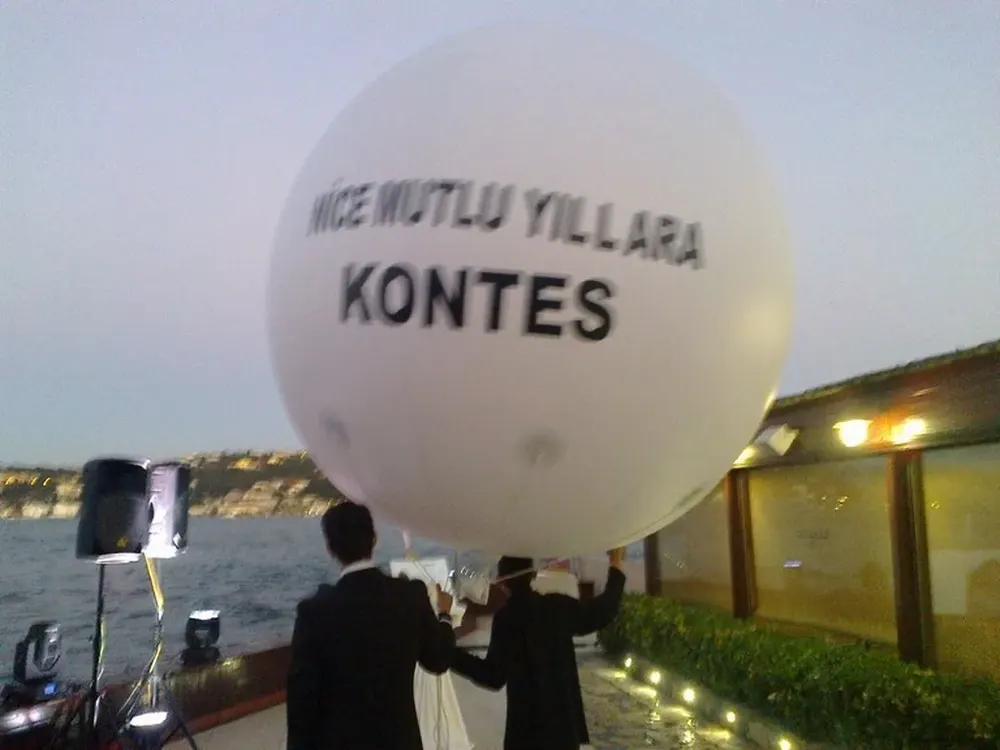 Zeplin Balon örneği, profesyonel kurulum — Esin Balon
