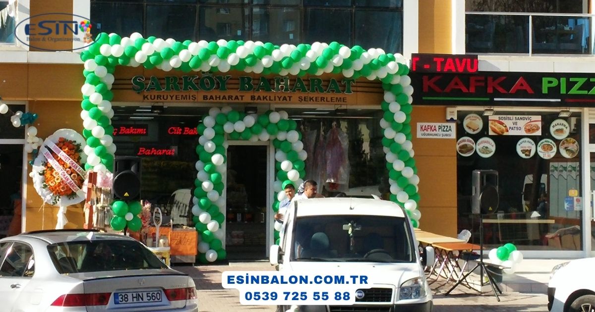 Kadıköy yıldönümü balon süsleme — altın sürpriz konsept, Esin Balon İstanbul